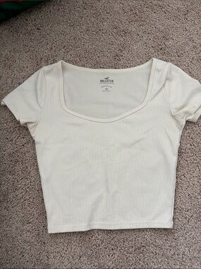 Hollister Ribbed Square-Neck Short Sleeve Crop Top - Cream